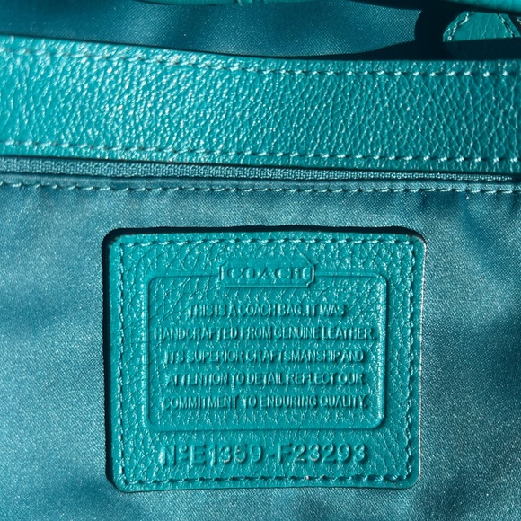 Coach teal cross body or shoulder bag. - Picture 6 of 8